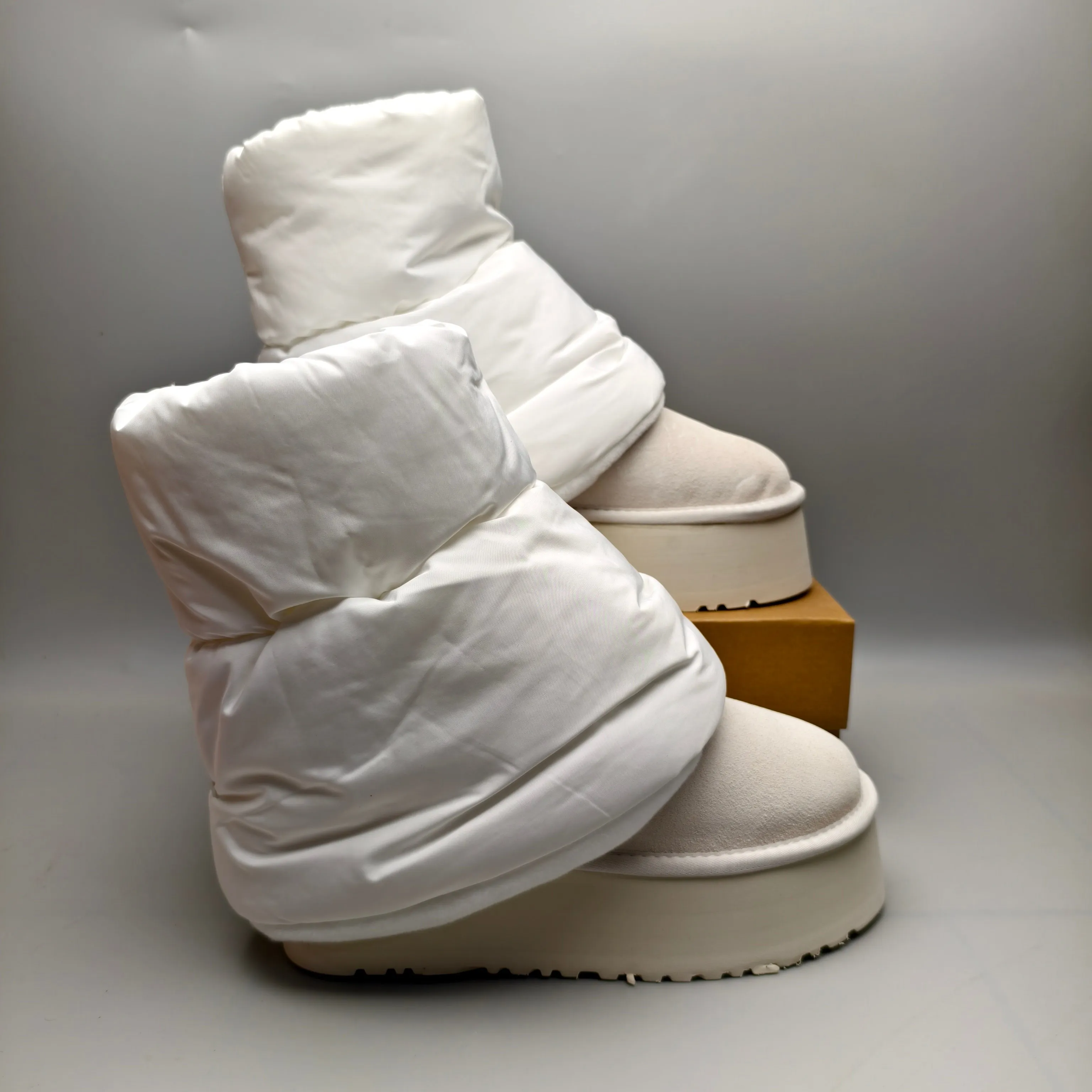 💰640 UGG sheepskin all-in-one snow boots 8275 thick-soled down sheath casual boots Color: Maroon Black White Size: 35-40